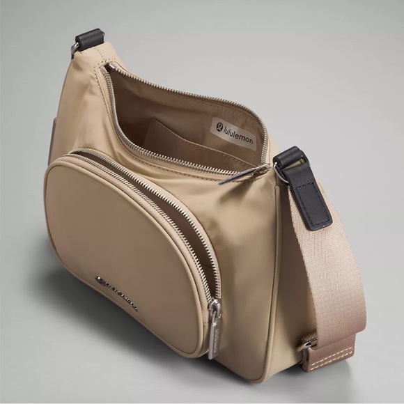 Lululemon Crossbody with Nano Pouch 2L Trench New with Tags Tan Sand Neutral - Picture 5 of 16